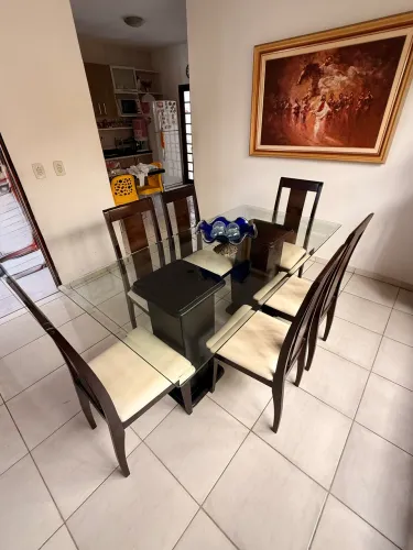 Mesa com cadeiras