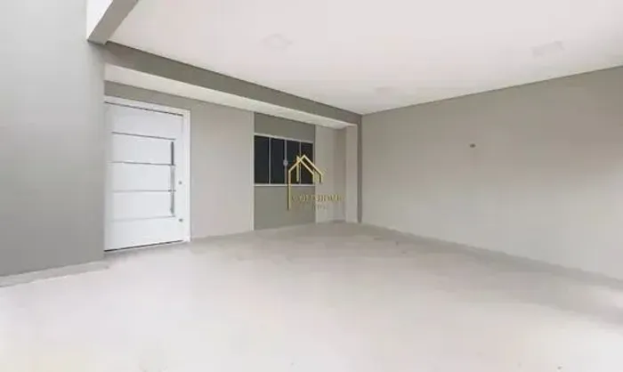 Sobrado Impecável à Venda no Bairro Santa Rosa