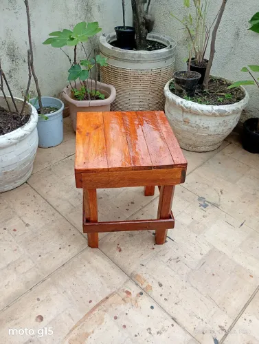 Banquinho rústico ( novo)