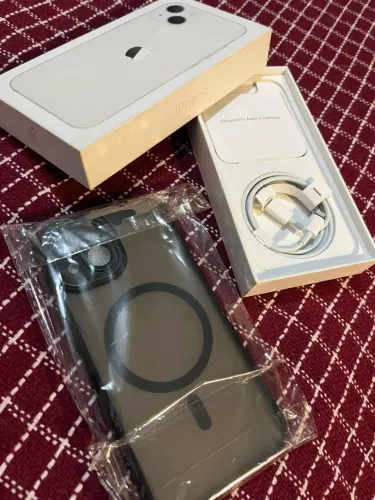BAIXEI - iPhone 13 128GB Branco - Bateria 100% - Garantia Apple até Jan/2027