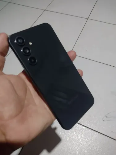 Vendo a54 5G 256 obs aparelho com problema no carregamento falta arruma