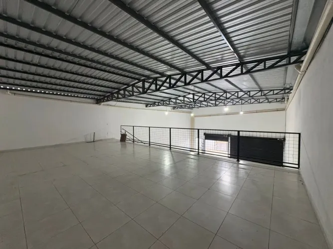 Salão para alugar, 242 m² por R$ 5.100/mês - Vila Falcão - Bauru/SP