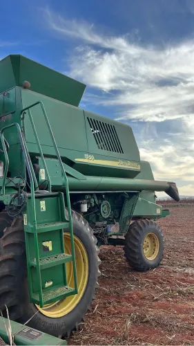 Colheita John Deere 1550