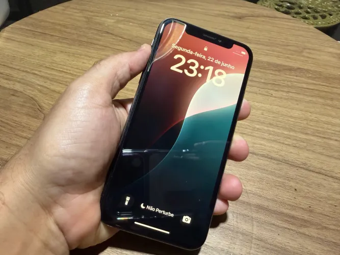 iPhone XS 256gb s/Face ID, tela trocada por uma Oled e bateria original em 73%.