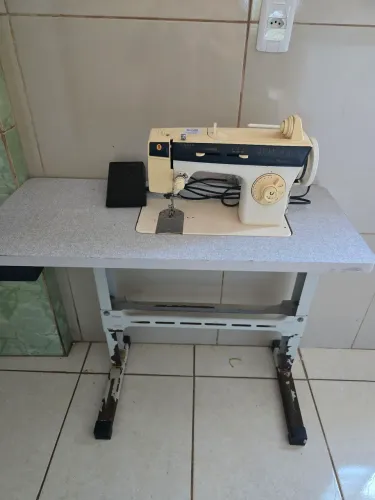 Maquina de costura Singer