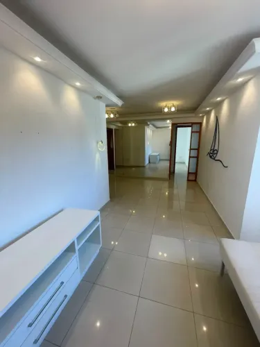 Alugo Apto com 3 quartos+ DCE +2 vagas na Ponta Verde