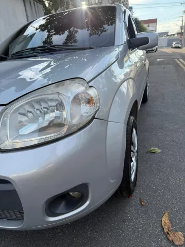 Fiat Uno Vivace Celeb. 1.0 EVO F.flex 8V 5P 2011