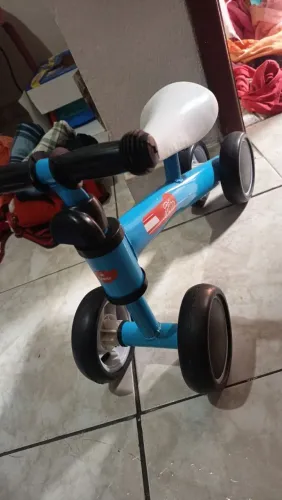 Bicicleta de equilíbrio andador nova