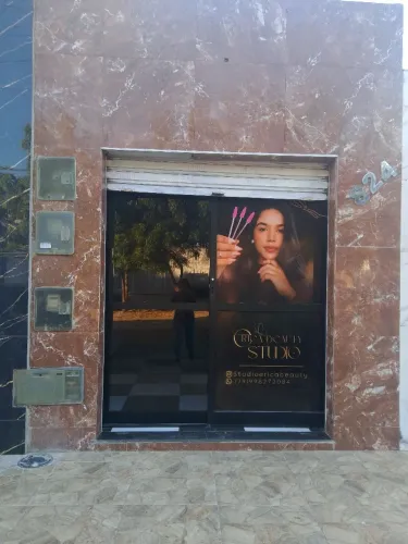 Alugo ponto de comércio localizado no conjunto Albano Franco na avenida principal