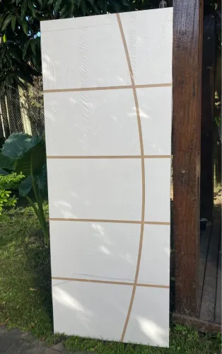 2 portas frisadas modelo mogno