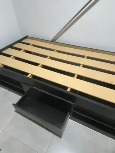Cama com gavetas 