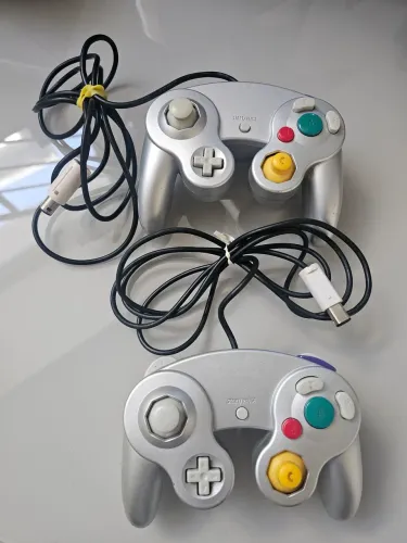 Dupla controles pratas game cube