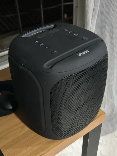 Caixa de Som Bluetooth iPlace - Som Potente, USB, Rádio FM e LED
