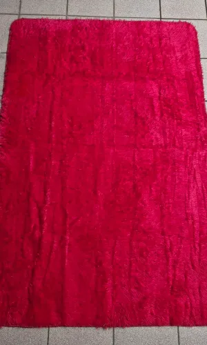 Tapete Peludo Vermelho 2,00 mts x 1,30cm