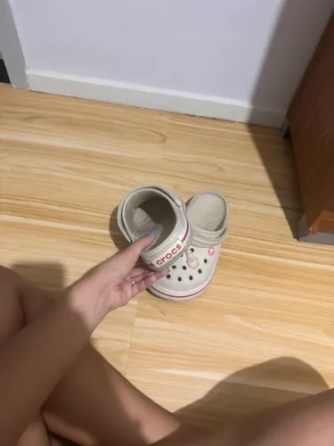 Crocs bege com rosa, usada em excelente estado , toda original