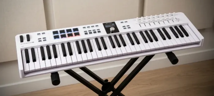 Arturia Keylab Essential 61 MK3 + Suporte Nikkal