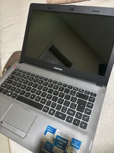 Notebook Positivo ? Para retirada de peças