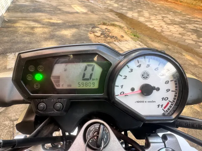 FAZER 250cc versão blueflex 2014