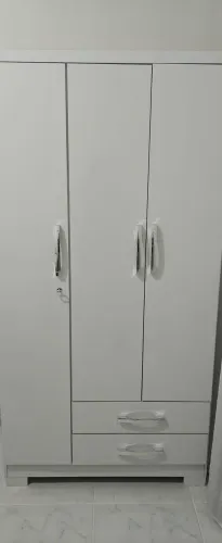 Guarda roupa pequeno