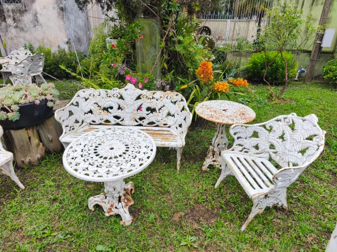 Conjunto de sofá com poltronas ferro fundido