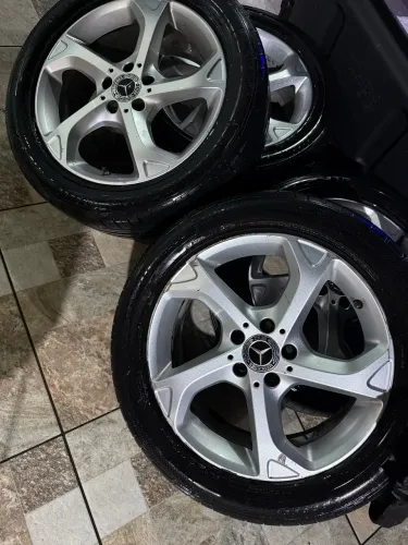 Vendo jogo de rodas mercedes gla200 aro 18 original