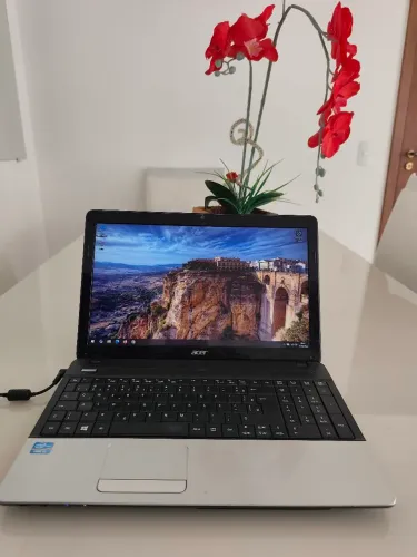 Notebook Acer i3 E1-571