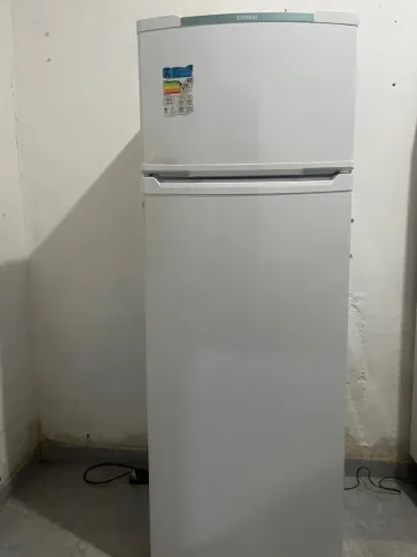 Vendo geladeira seminova
