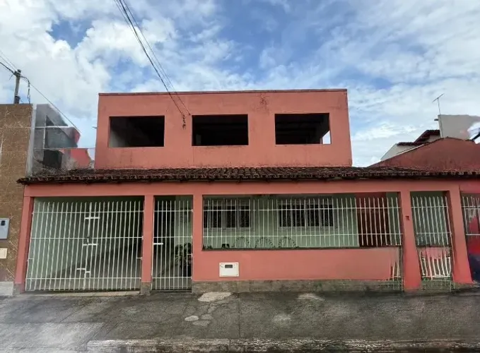 Casa com 5 quartos, 400m² de área, Centro, Linhares - ES