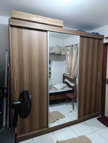 Guarda roupa de casal 3 portas de correr