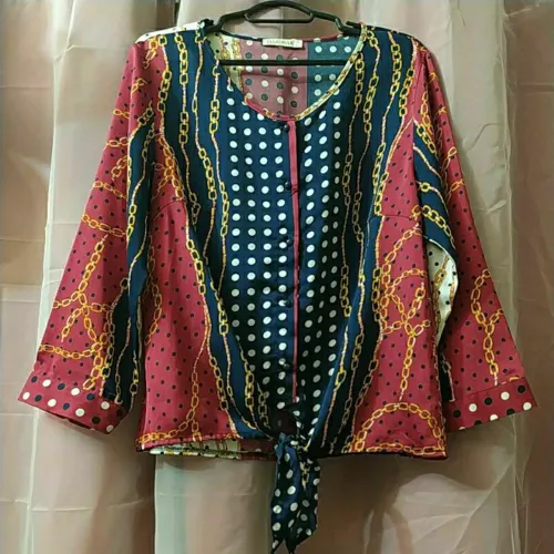 Blusa estilo camisa feminina social semi nova boutique Tam M