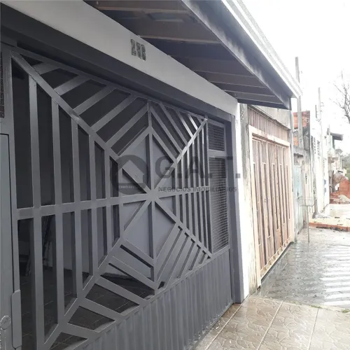 Locação: Casa de 3 quartos com suíte e 2 vagas no Jardim Nilton Torres, Sorocaba-SP!