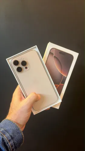 iPhone 16 PRO MAX - LACRADO