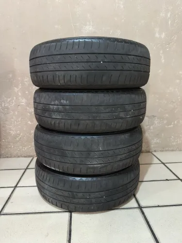 Pneu bridgestone 185/60 15 mais de meia vida(Leia o anúncio)