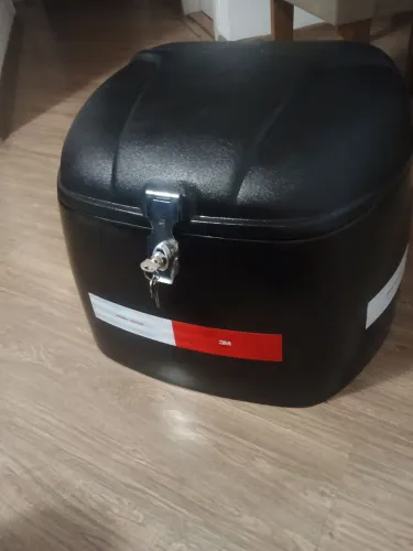 Vendo ou troco baú de 60 l de motoboy ou troco por outro bauleto de 45 l