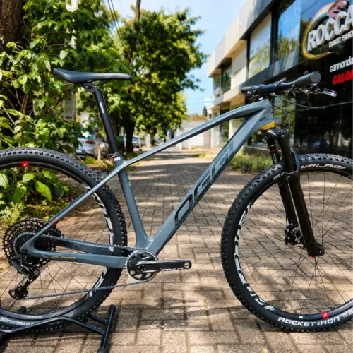 OGGI SQUADRA 2024 CARBON | SRAM GX 12V | ROCKSHOX SID | 10,650 KG | TAM. 17