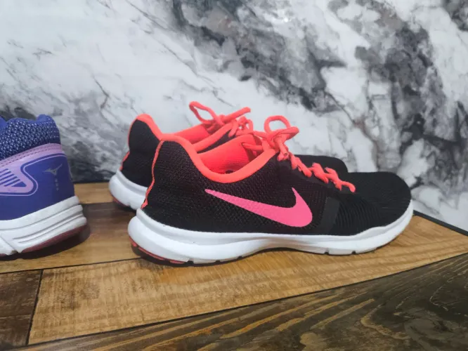 Tênis Nike feminino 38