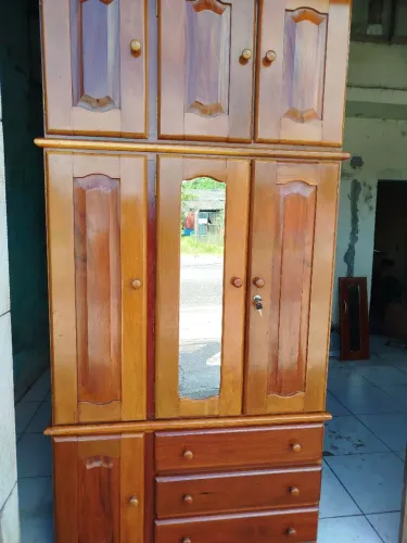 Guarda roupa todo em madeira (aceito cartão)