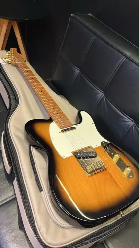 GUITARRA BENSON HARDY T904 GOLD