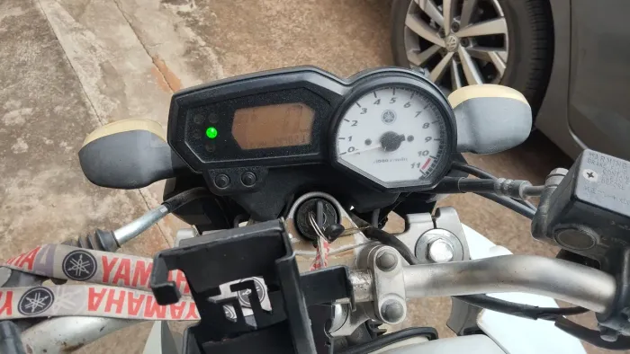 Moto Fazer 250 BlueFlex 2013/14 Branca à Venda