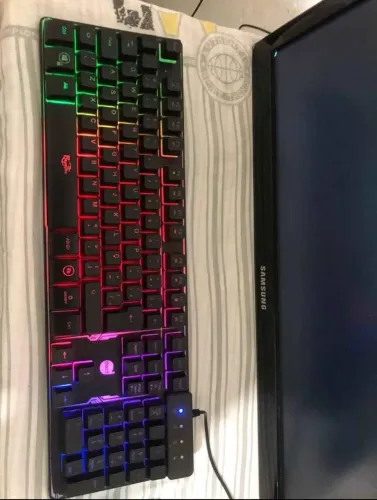 Teclado mecânico com Led e mouse sem fio 