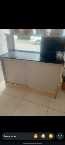 Vende-se balcão de loja