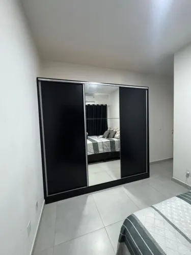 Vende-se guarda-roupa seminovo