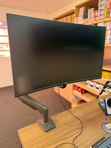 Monitor Gamer Mancer Valak ZX240H 27? Curvo 240Hz 1ms