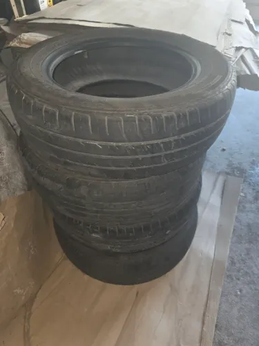 Pneus aro 15. 185/65
