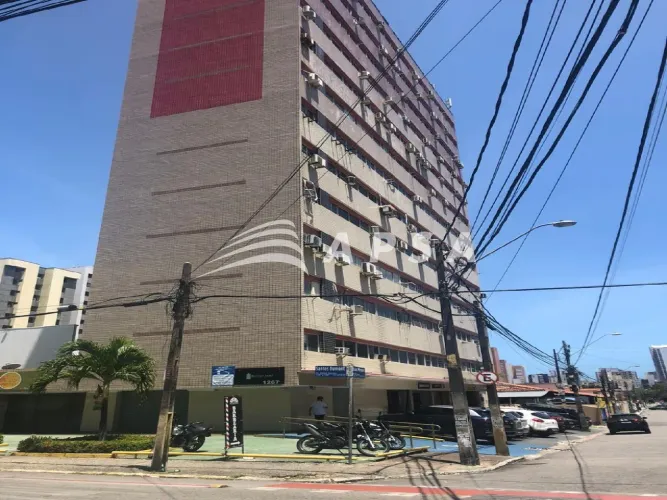 ÓTIMA SALA COMERCIAL SEM MOBÍLIA, BEM LOCALIZADO NA AV SANTOS DUMON, MEDINDO 22M², 01 BANH