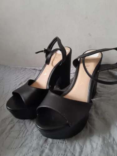 Vendo sapato Mariotta seminovo