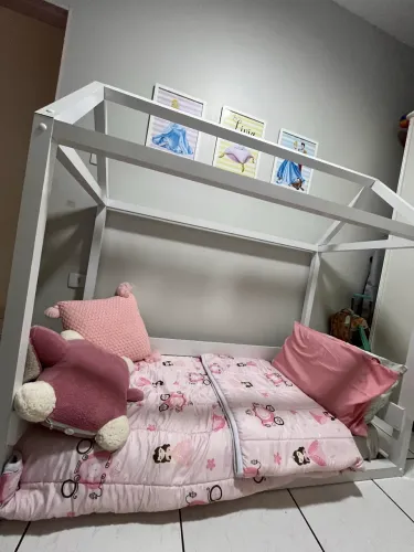 Mini cama + colchão (casinha montessori)