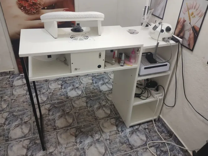 Mesa para manicure
