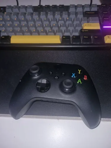 Vendo CONTROLE DE XBOX LEIA
