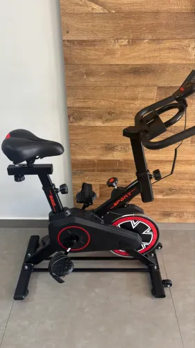 Bicicleta ergométrica de spinning 